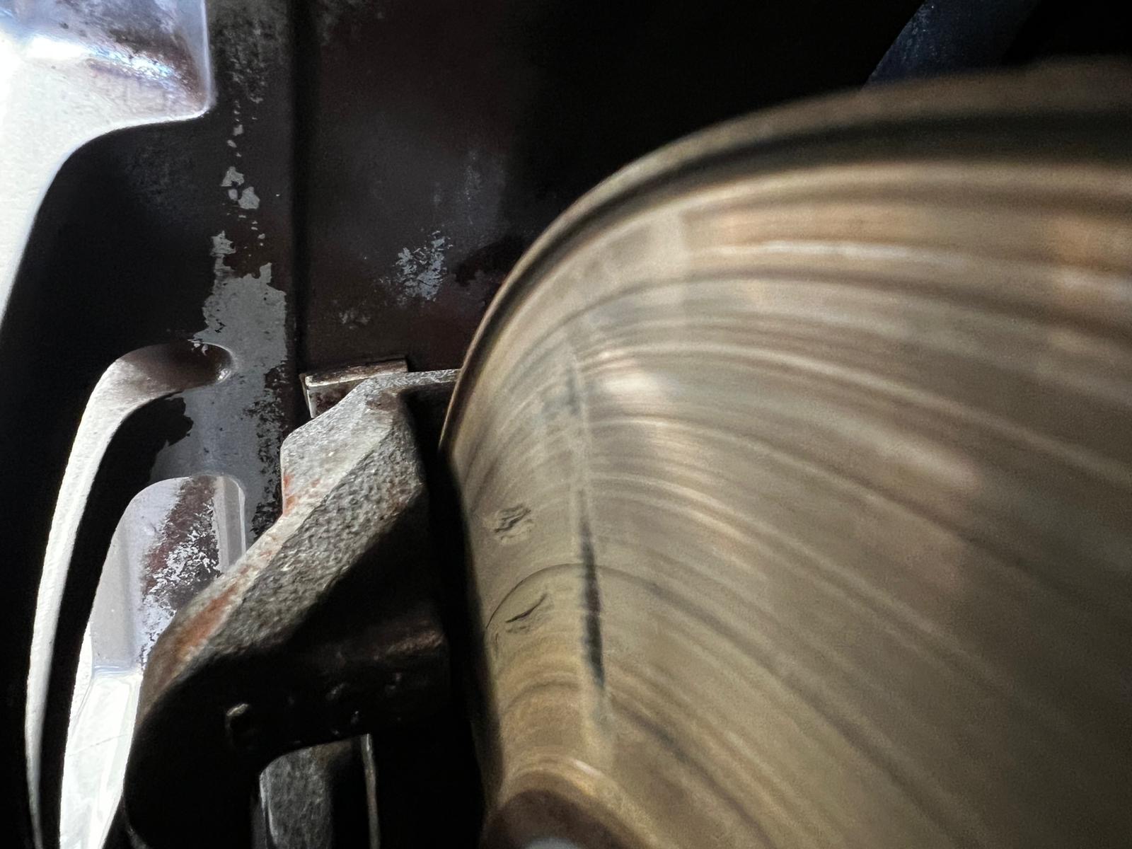 Disque frein strié — inspection freinage VerifKar